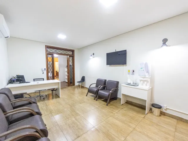 Imagem: Sobrado para Venda em Sorocabano com 4 Quartos