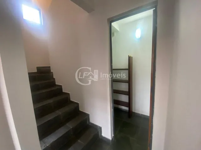 Imagem 12: Duplex À Venda em Condomínio Fechado