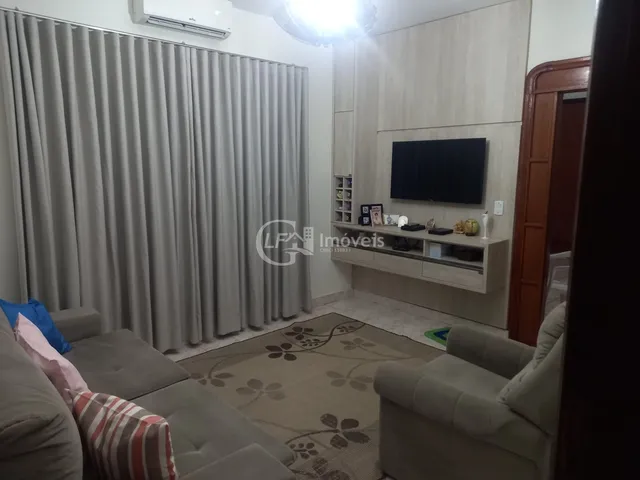 Imagem 11: Imperdível oportunidade: Casa comercial de alto padrão à venda em Coxim-MS, no Centro!