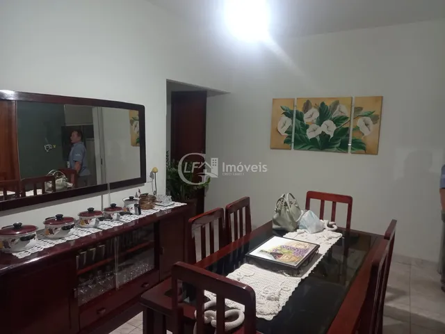 Imagem 4: Imperdível oportunidade: Casa comercial de alto padrão à venda em Coxim-MS, no Centro!