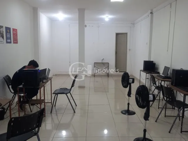 Imagem 15: Imperdível oportunidade: Casa comercial de alto padrão à venda em Coxim-MS, no Centro!