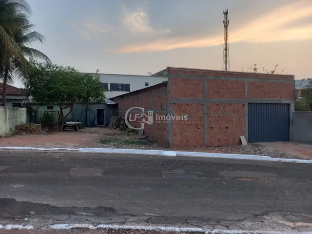 Imagem 2: Imperdível oportunidade: Casa comercial de alto padrão à venda em Coxim-MS, no Centro!