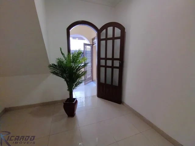 Imagem 8: Casa à venda em Copacabana-RJ, com 2 quartos (1 suíte), cozinha com armários
