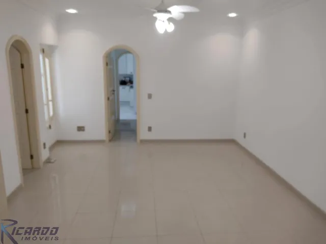 Imagem 11: Casa à venda em Copacabana-RJ, com 2 quartos (1 suíte), cozinha com armários