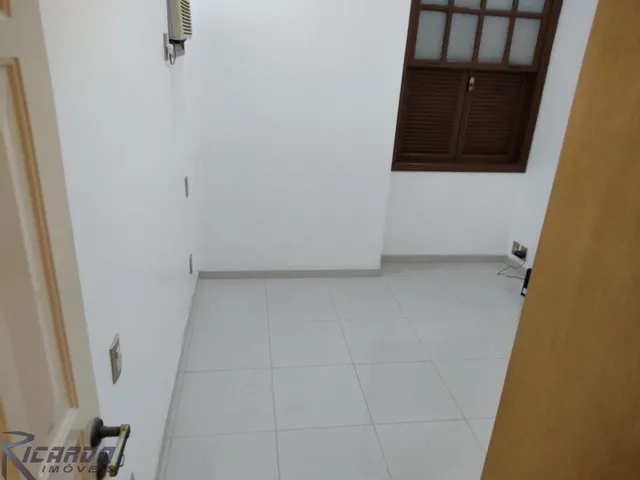 Imagem 9: Casa à venda em Copacabana-RJ, com 2 quartos (1 suíte), cozinha com armários