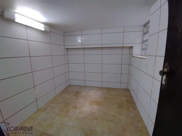 Imagem 5: Casa à venda em Copacabana-RJ, com 2 quartos (1 suíte), cozinha com armários