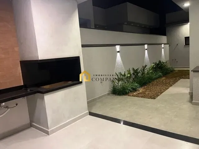 Imagem: A casa em condomínio possui 3 Dormitórios, 1 Suíte, 2