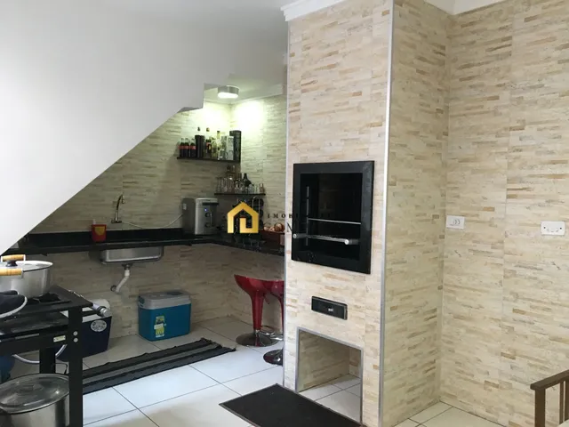 Imagem: A casa possui 3 Dormitórios, 1 Suíte, 3 Banheiros, 2