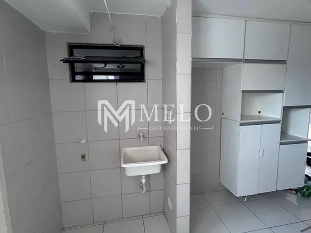 Imagem 3: Oportunidade de apartamento ao lado do parque da Caxangá, com 3 quartos, varando com