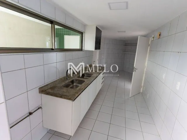 Imagem 4: APTO. 230m2 com 4 suítes sendo 01 suíte master com closet, sala ampla para 04 ambientes