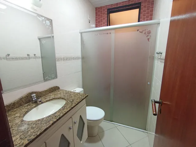 Imagem 3: Casa para Venda em Juiz de Fora, Ipiranga, 4 dormitórios, 1 suíte, 4 banheiros, 1 vaga