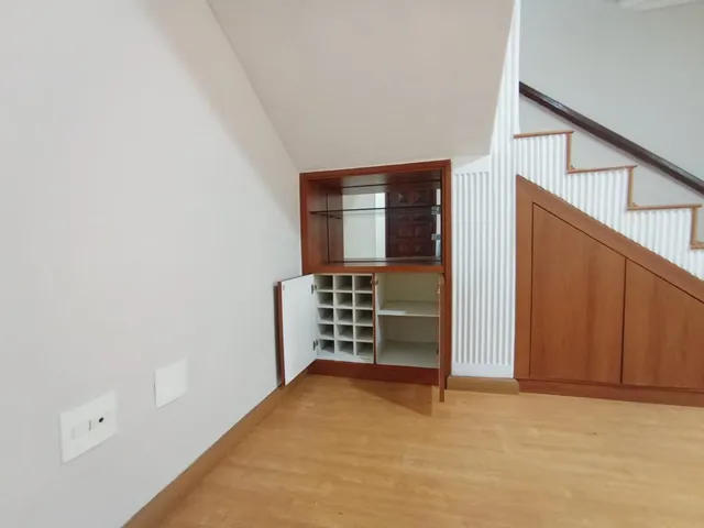 Imagem 7: Casa para Venda em Juiz de Fora, Ipiranga, 4 dormitórios, 1 suíte, 4 banheiros, 1 vaga