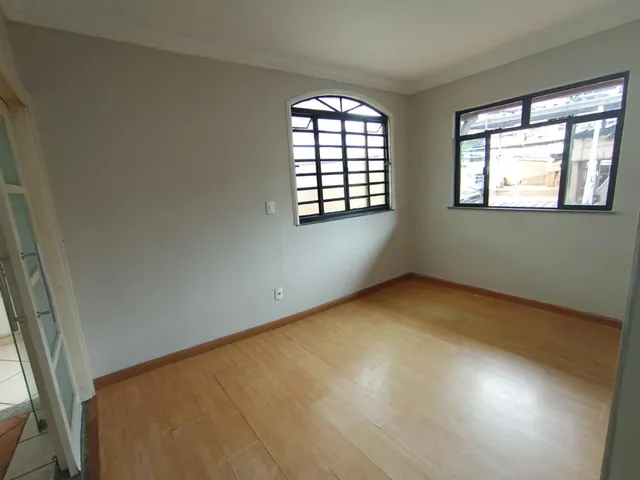 Imagem 11: Casa para Venda em Juiz de Fora, Ipiranga, 4 dormitórios, 1 suíte, 4 banheiros, 1 vaga