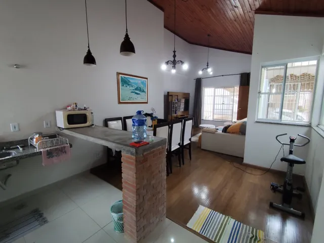 Imagem 3: Casa para Venda em Juiz de Fora, São Pedro, 2 dormitórios, 1 banheiro, 1 vaga
