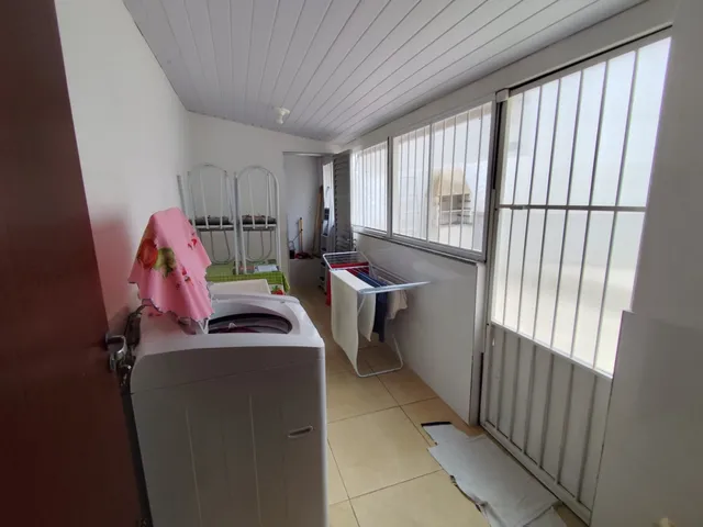 Imagem 4: Casa para Venda em Juiz de Fora, São Pedro, 2 dormitórios, 1 banheiro, 1 vaga