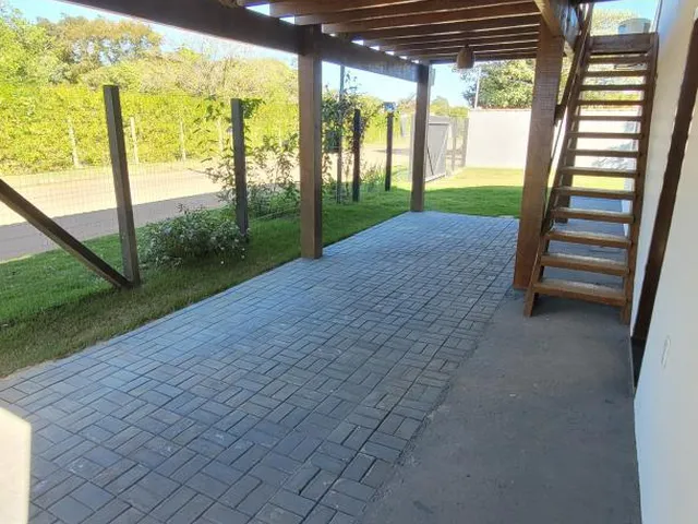 Imagem 2: Sobrado com 3 Quartos, Energia Solar e Varanda Gourmet à Venda – Próximo à Pousada