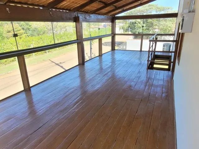 Imagem: Sobrado com 3 Quartos, Energia Solar e Varanda