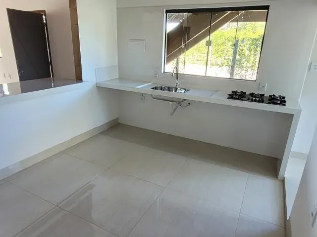 Imagem 4: Sobrado com 3 Quartos, Energia Solar e Varanda Gourmet à Venda – Próximo à Pousada