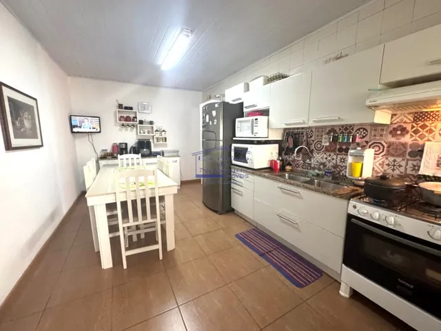 Imagem 6: Casa à venda em Porto Alegre-RS, bairro Vila Nova: 2 quartos, sala, banheiro, garagem