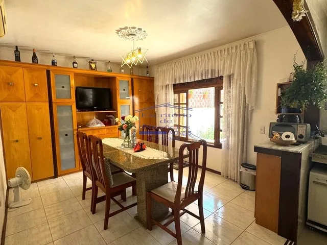 Imagem 9: Casa à venda em Porto Alegre-RS no bairro Cavalhada: 3 quartos, 1 suíte, 4 salas, 4