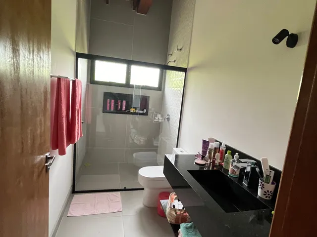 Imagem 13: Imperdível Casa em Condomínio à Venda em Jarinu-SP - 4 quartos, 3 suítes, 2 salas, 5