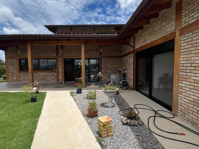 Imagem 8: Imperdível Casa em Condomínio à Venda em Jarinu-SP - 4 quartos, 3 suítes, 2 salas, 5