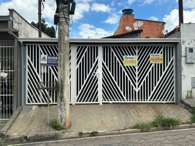 Imagem: A casa possui 2 Dormitórios, 1 Banheiro, 2 Vagas na