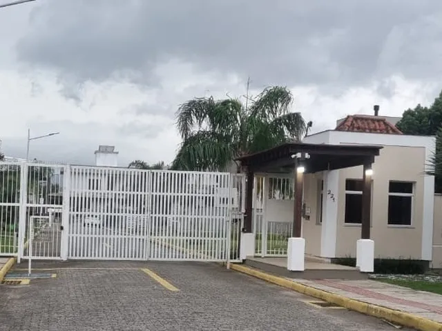 Imagem 7: Venha Se Encantar com Essa Deslumbrante Casa no Condomínio Caminho do Engenho Ii