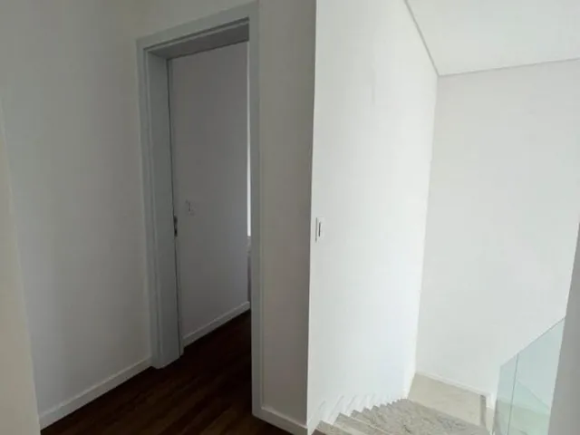 Imagem 4: Venha Se Encantar com Essa Deslumbrante Casa no Condomínio Caminho do Engenho Ii