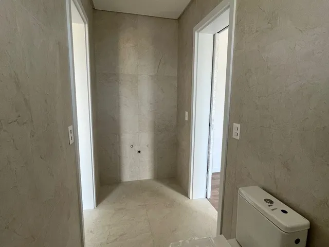 Imagem 3: Venha Se Encantar com Essa Deslumbrante Casa no Condomínio Caminho do Engenho Ii