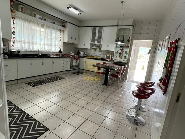 Imagem 3: Belíssima casa de Alto Padrão no centro de Rodeio