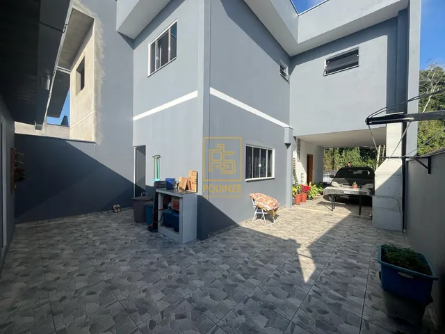 Imagem 4: Sobrado com espaço extra e fácil acesso ao Centro de Timbó