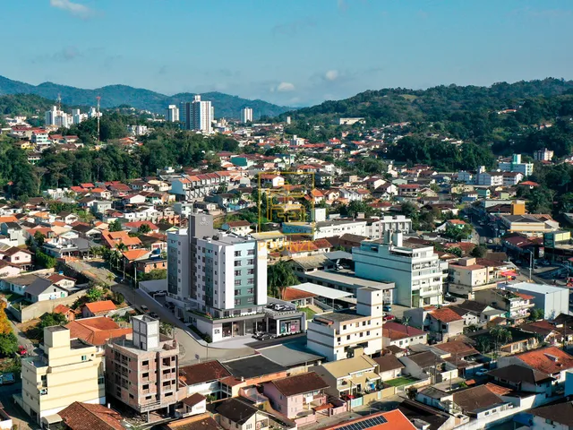 Imagem 2: Apartamento com 2 dormitórios no bairro Água Verde - Blumenau