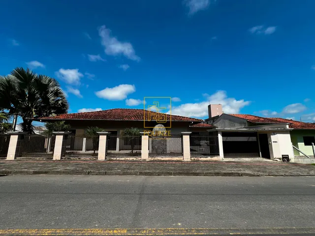 Imagem: Espaçosa casa de esquina no bairro Quintino