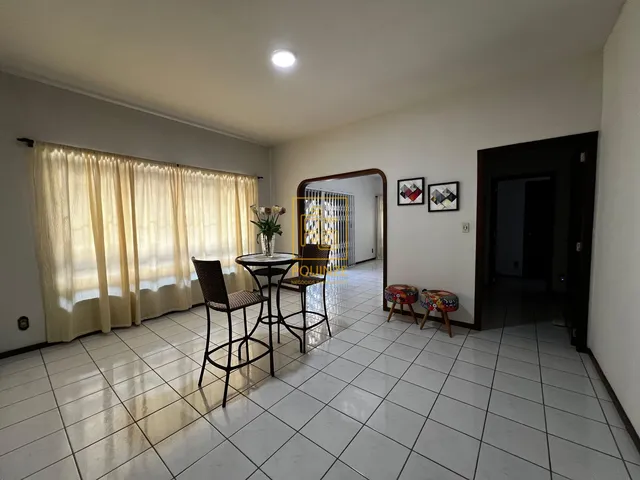 Imagem 5: Espaçosa casa de esquina no bairro Quintino