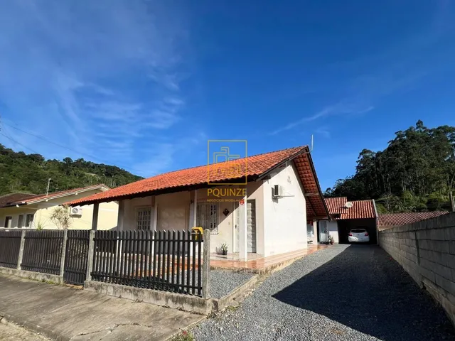 Imagem: Terreno com duas casas no Centro de Rodeio