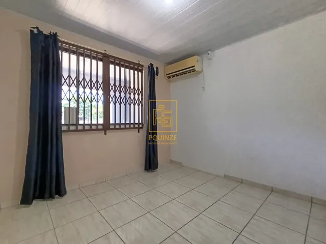 Imagem 10: EXCLUSIVIDADE - Casa com amplo quintal no bairro Pomeranos