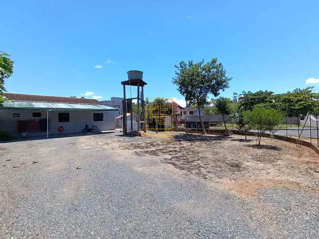 Imagem 9: EXCLUSIVIDADE - Casa com amplo quintal no bairro Pomeranos