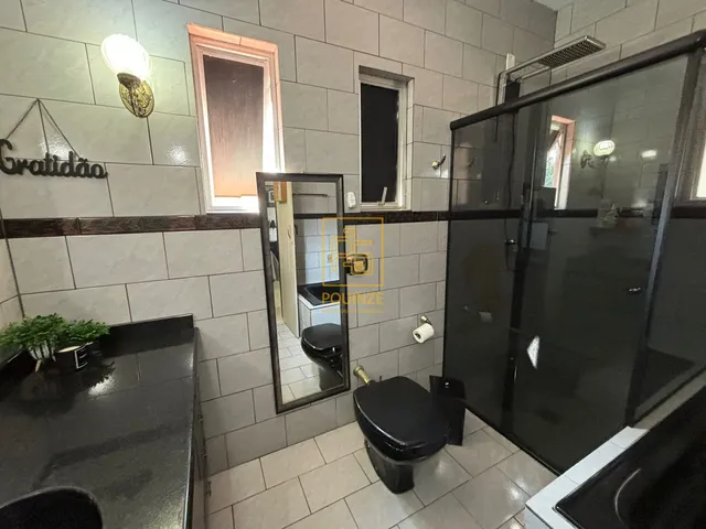 Imagem 16: Charmosa Residência Vintage com Piscina: Um Refúgio Elegante
