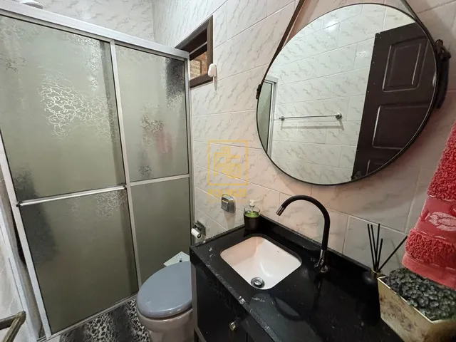 Imagem 15: Charmosa Residência Vintage com Piscina: Um Refúgio Elegante