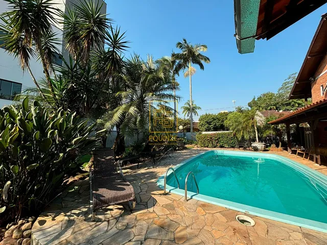 Imagem 10: Charmosa Residência Vintage com Piscina: Um Refúgio Elegante