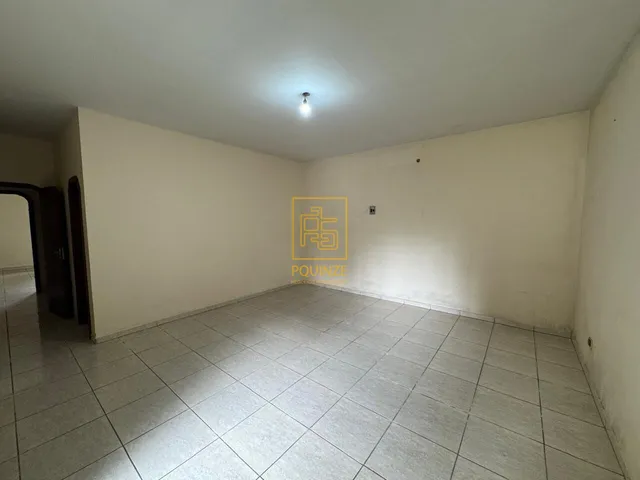 Imagem 6: Casa de Esquina com Quintal Amplo no Bairro das Capitais