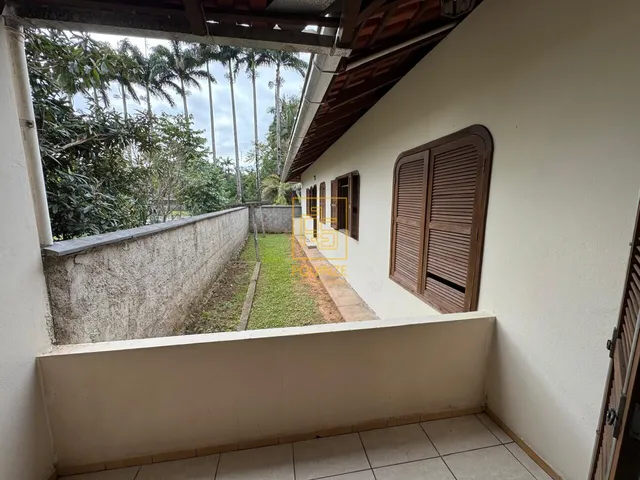 Imagem 10: Casa de Esquina com Quintal Amplo no Bairro das Capitais