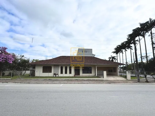 Imagem 15: Casa de Esquina com Quintal Amplo no Bairro das Capitais