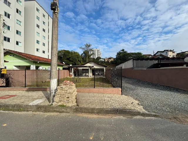 Imagem 4: Imóvel completo com casa, kitnets e galpão no bairro Quintino
