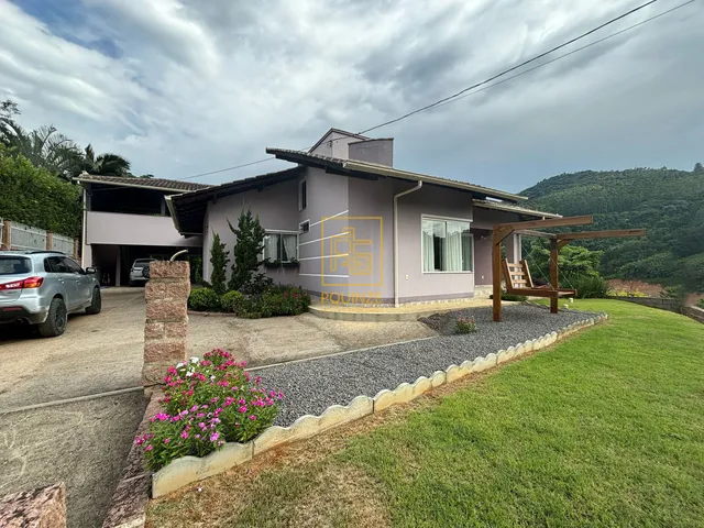 Imagem: Belíssima casa no centro de Benedito Novo
