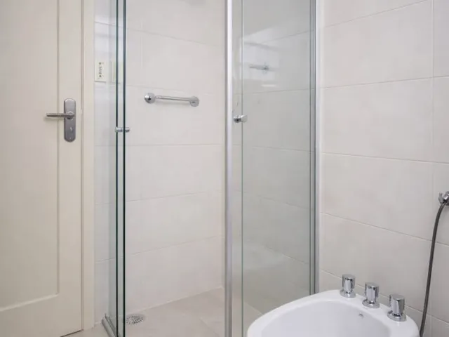 Imagem 7: Apartamento para Venda em Porto Alegre, São Geraldo, 3 Dormitórios, 2 Banheiros