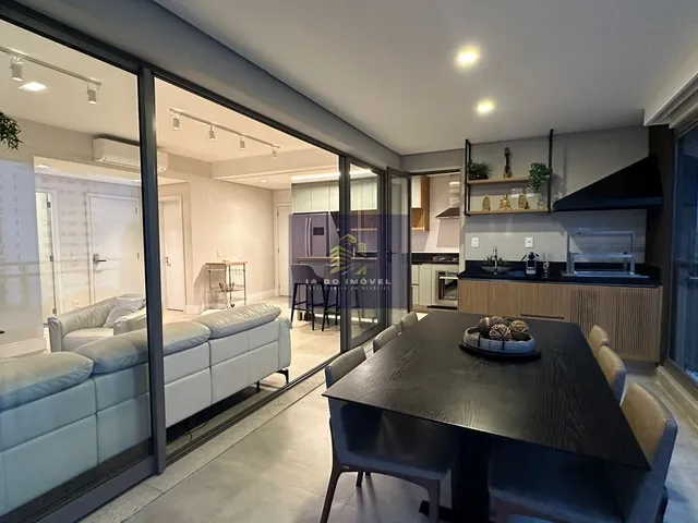 Imagem: O apartamento possui 3 Dormitórios, 1 Suíte, 3 Banheiros,