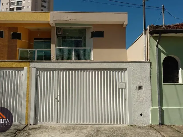 Imagem: A casa possui 4 Dormitórios, 3 Suítes, 4 Banheiros, 4 Vagas