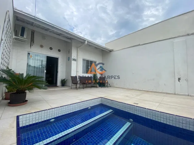 Imagem: Casa geminada de 3 dormitórios, sendo 1